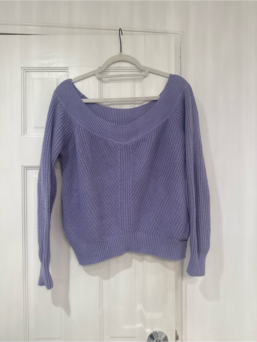 Women’s Lilac Knit Sweater Abercrombie & Fitch Off the Shoulder ribbed Sweater